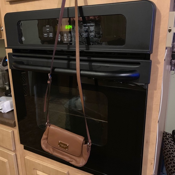 Michael kors small brown crossbody - Picture 5 of 5